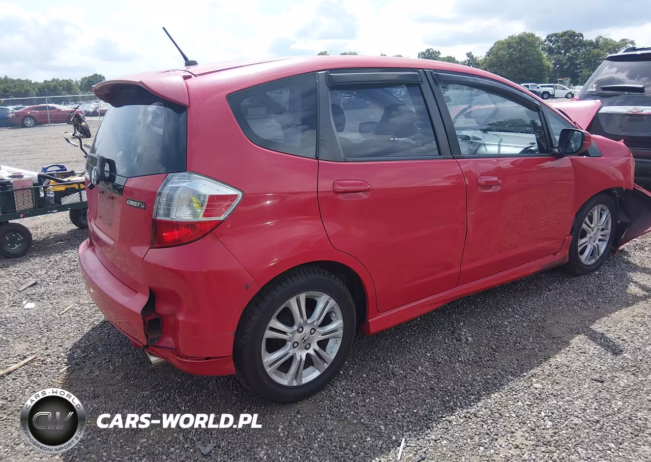 2011 Honda Fit Sport VIN:JHMGE8H53BC000038 - 4