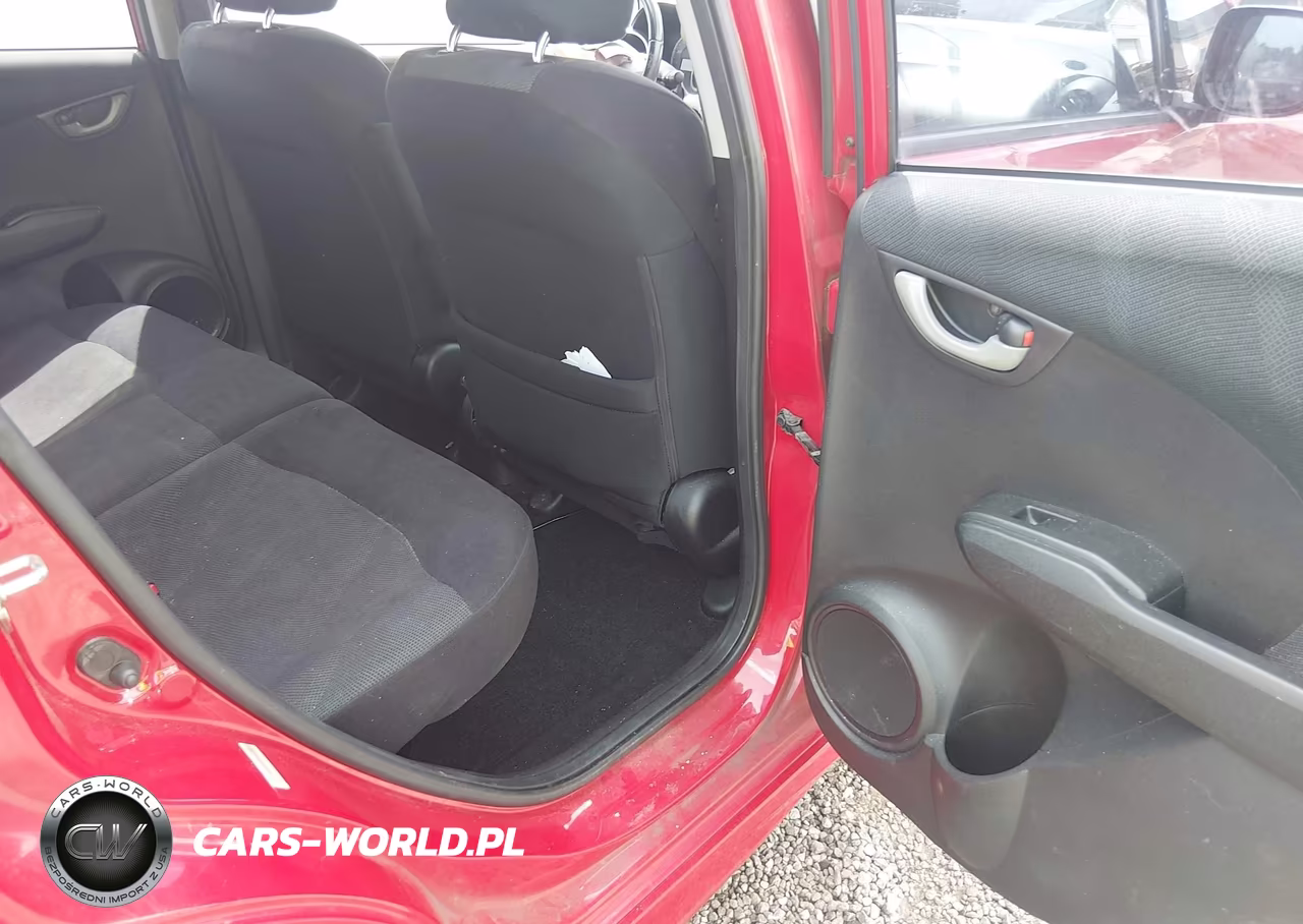 2011 Honda Fit Sport VIN:JHMGE8H53BC000038 - 8