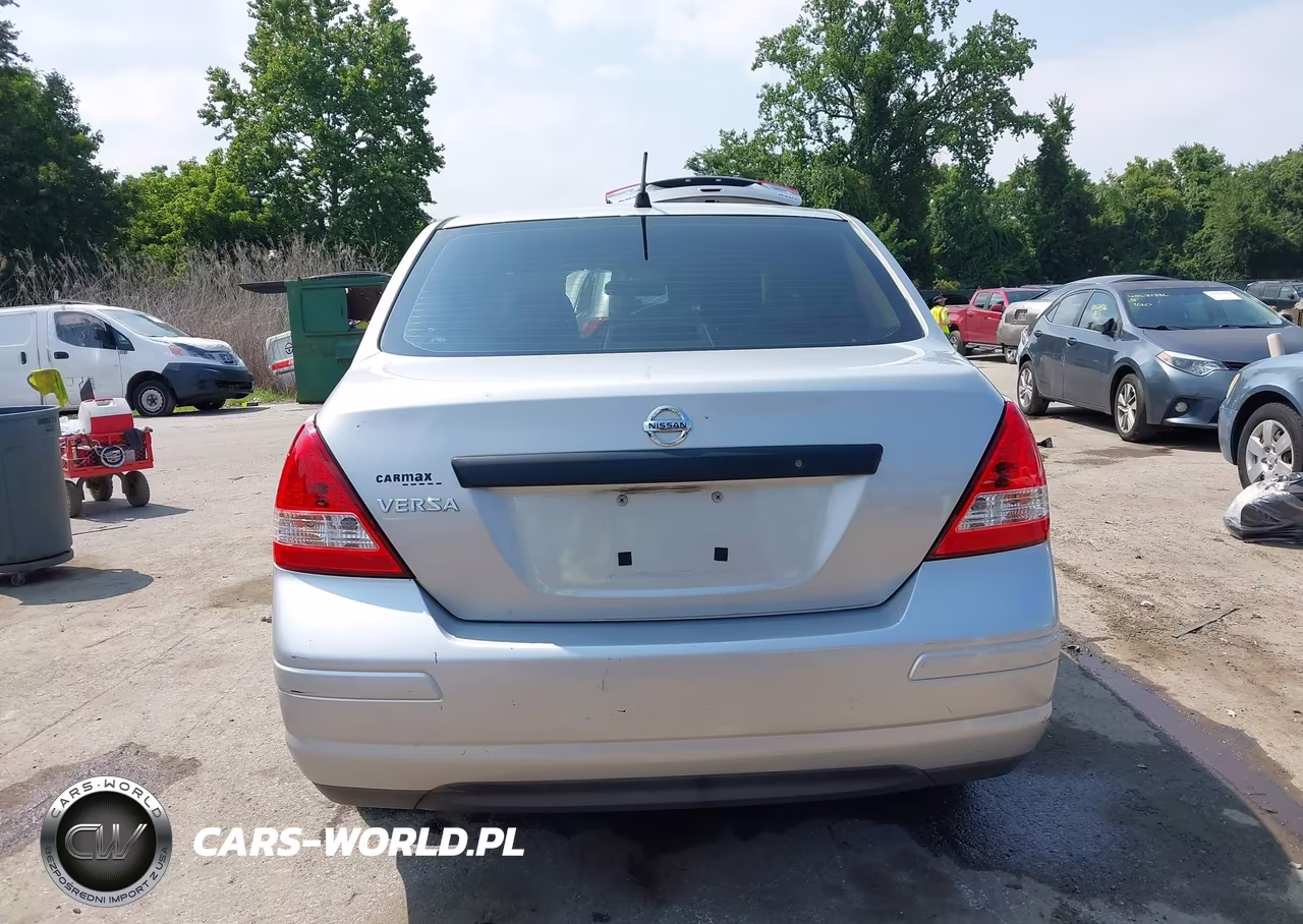 2010 Nissan Versa 1.6 VIN:3N1CC1AP3AL375586 - 17