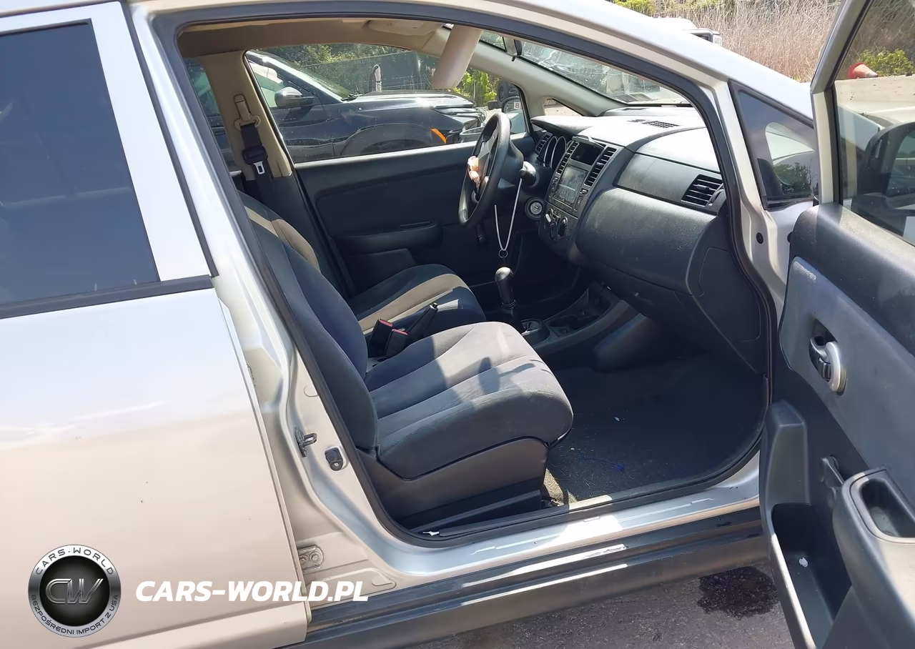 2010 Nissan Versa 1.6 VIN:3N1CC1AP3AL375586 - 5