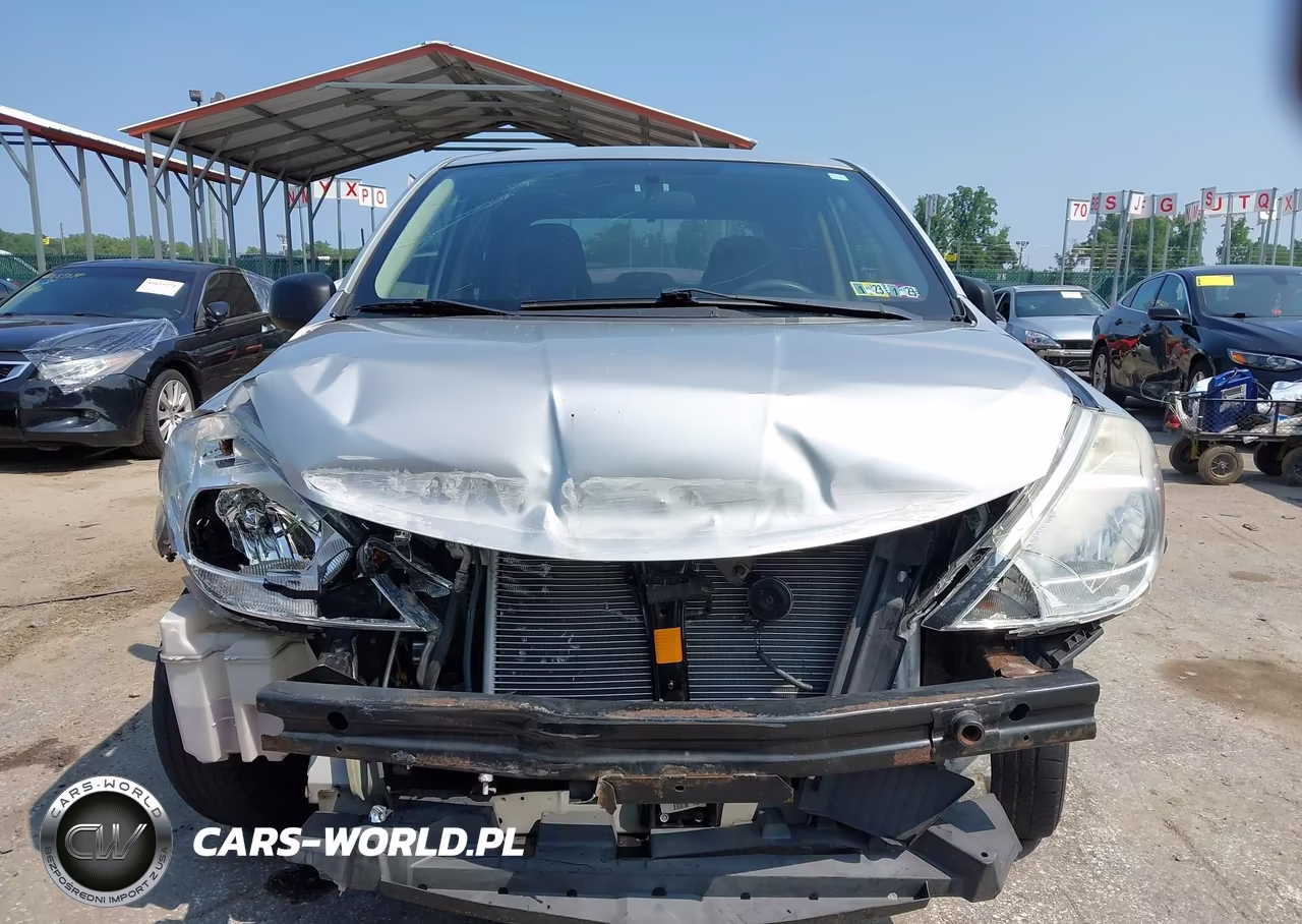 2010 Nissan Versa 1.6 VIN:3N1CC1AP3AL375586 - 6