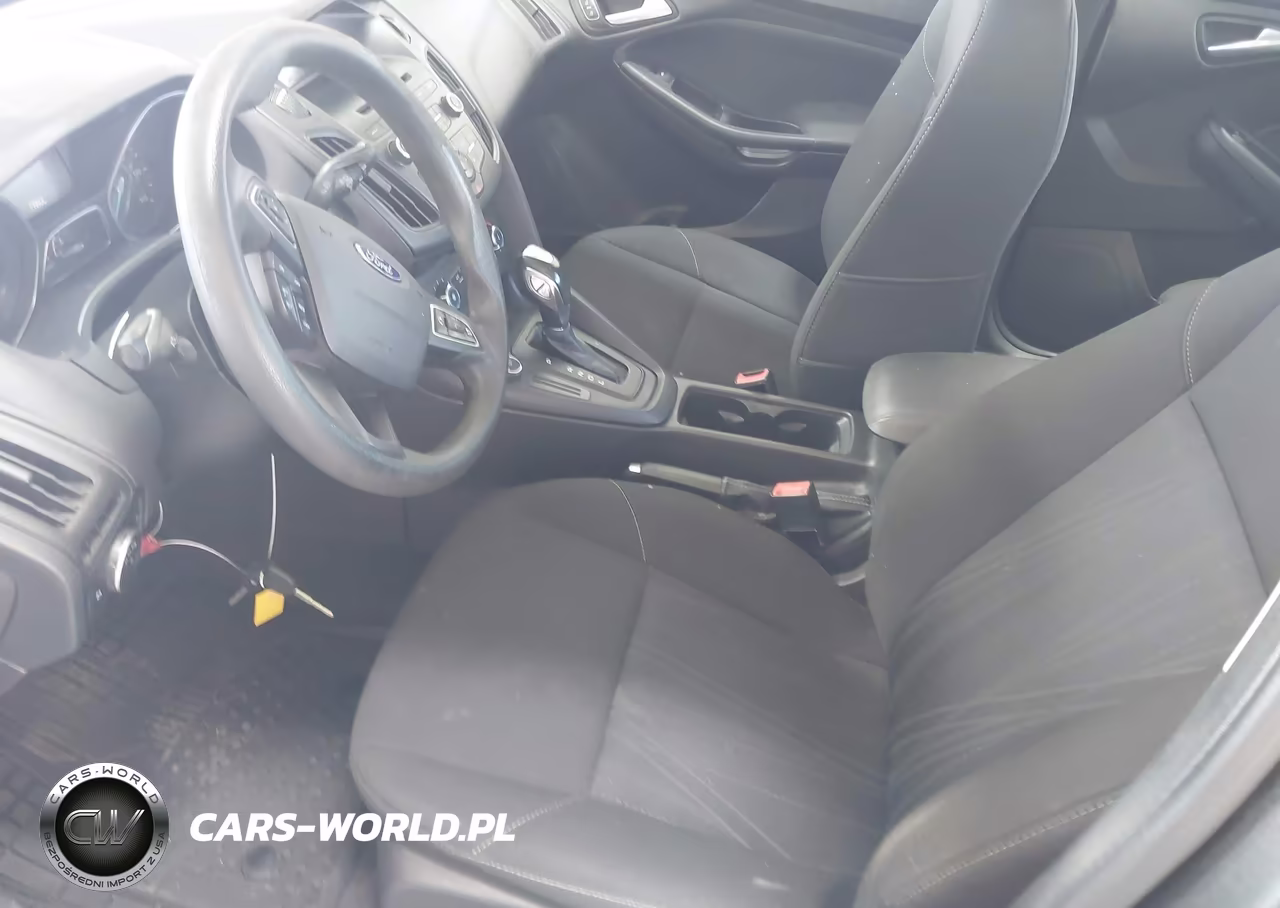 2016 Ford Focus Se VIN:1FADP3F20GL255429 - 12
