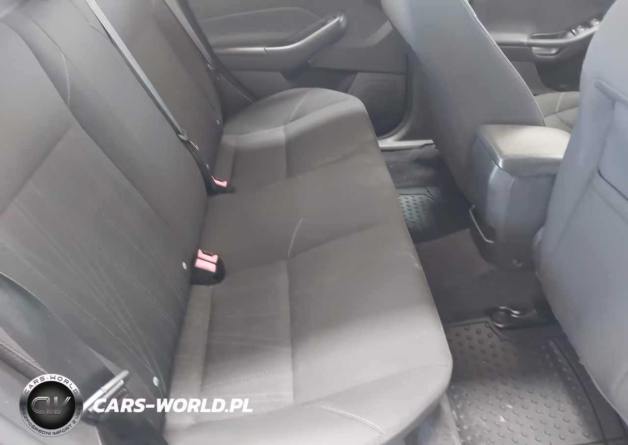2016 Ford Focus Se VIN:1FADP3F20GL255429 - 8
