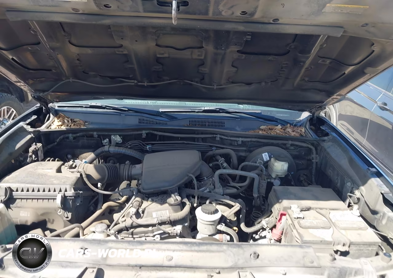 2018 Toyota Tacoma Sr VIN:5TFAX5GN2JX116825 - 10