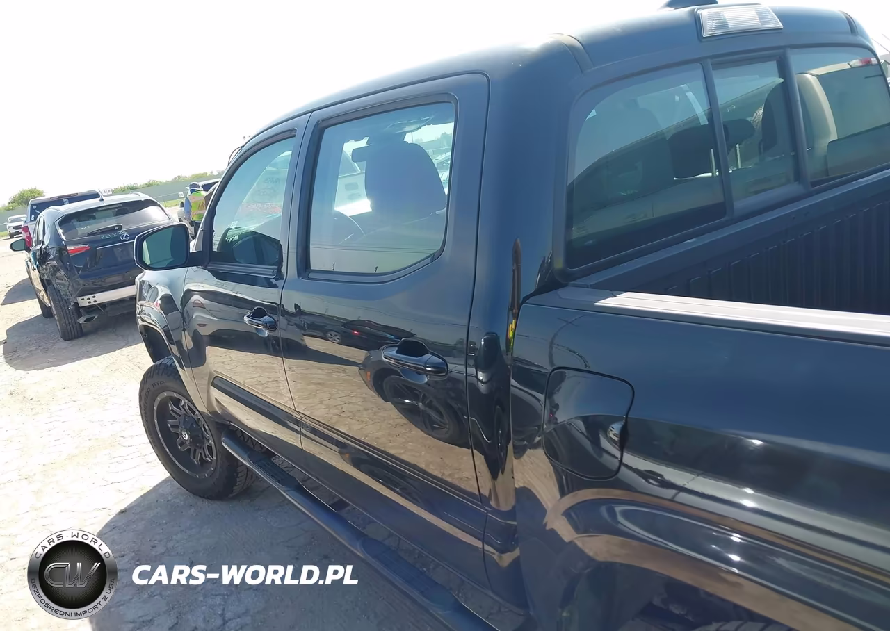 2018 Toyota Tacoma Sr VIN:5TFAX5GN2JX116825 - 14