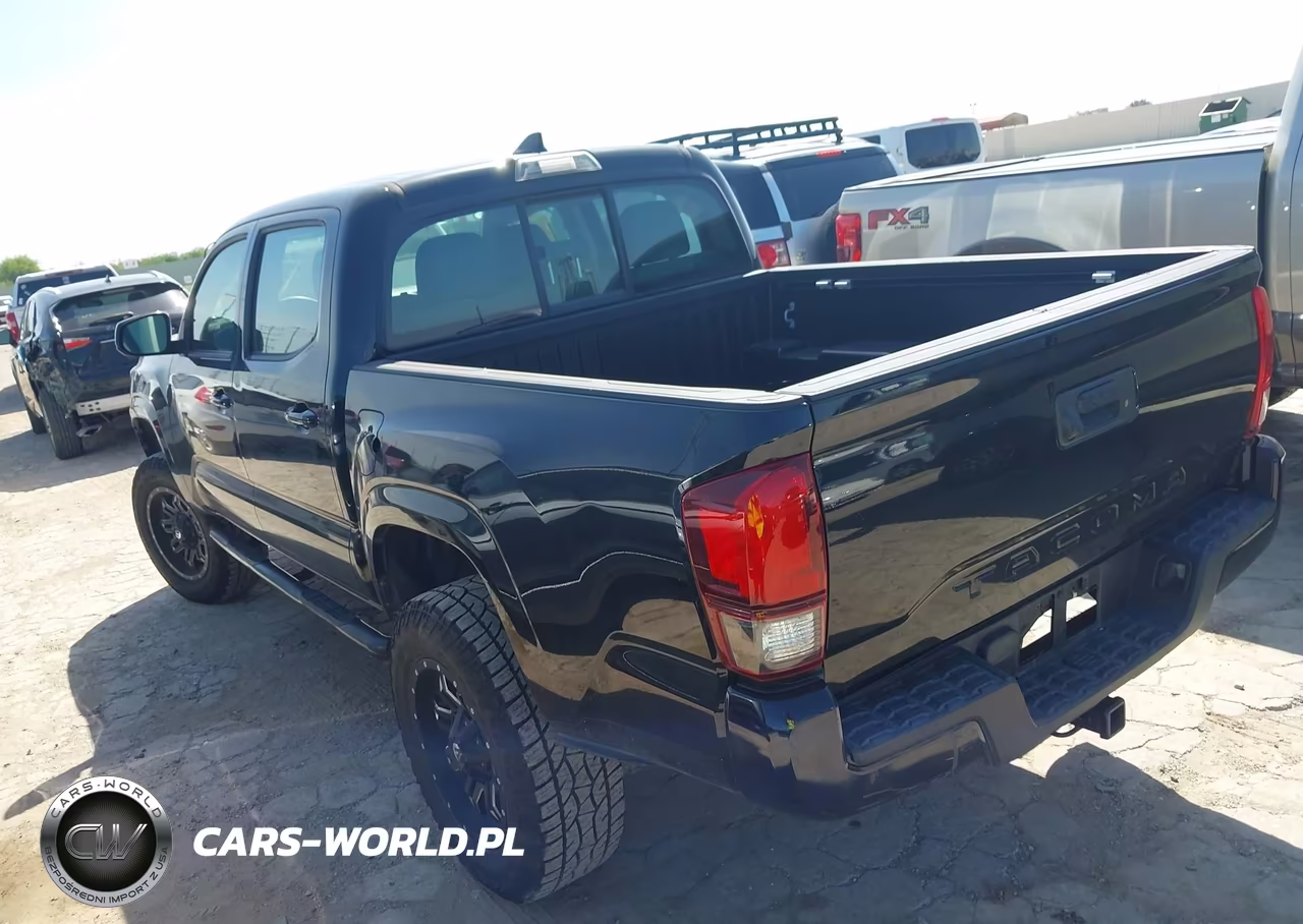 2018 Toyota Tacoma Sr VIN:5TFAX5GN2JX116825 - 3