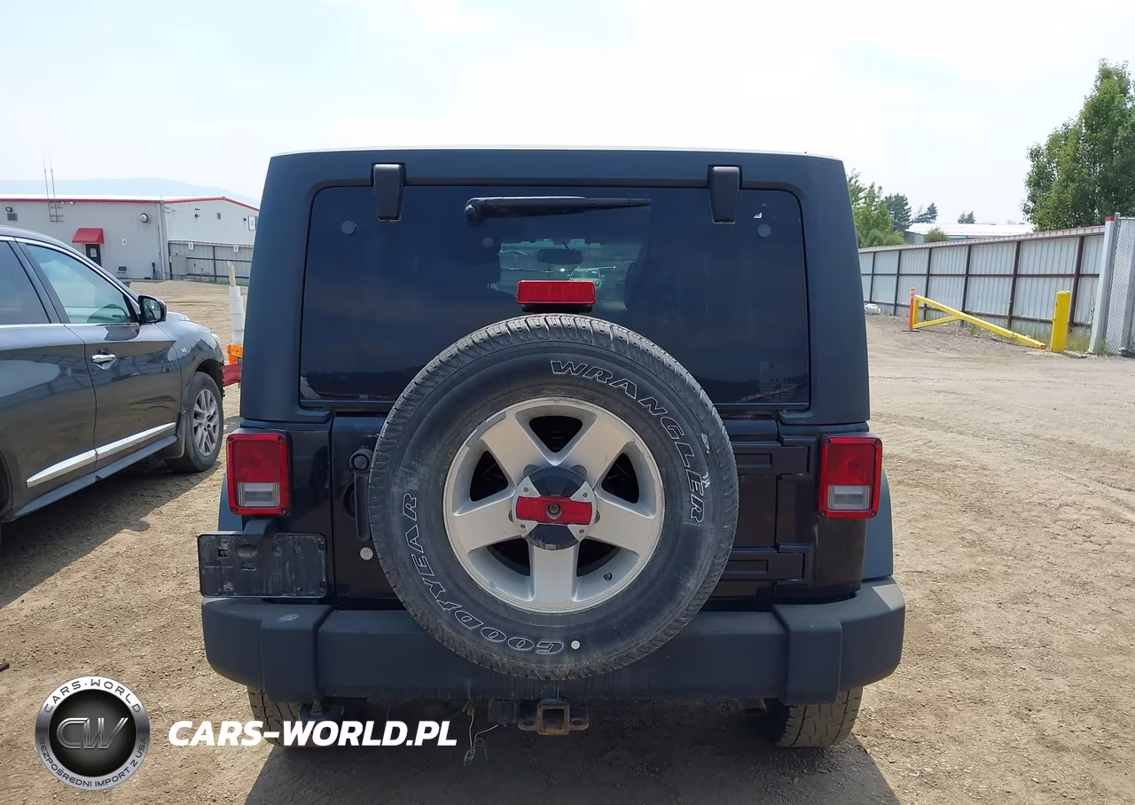 2015 Jeep Wrangler Unlimited Sport VIN:1C4BJWDG2FL521261 - 16