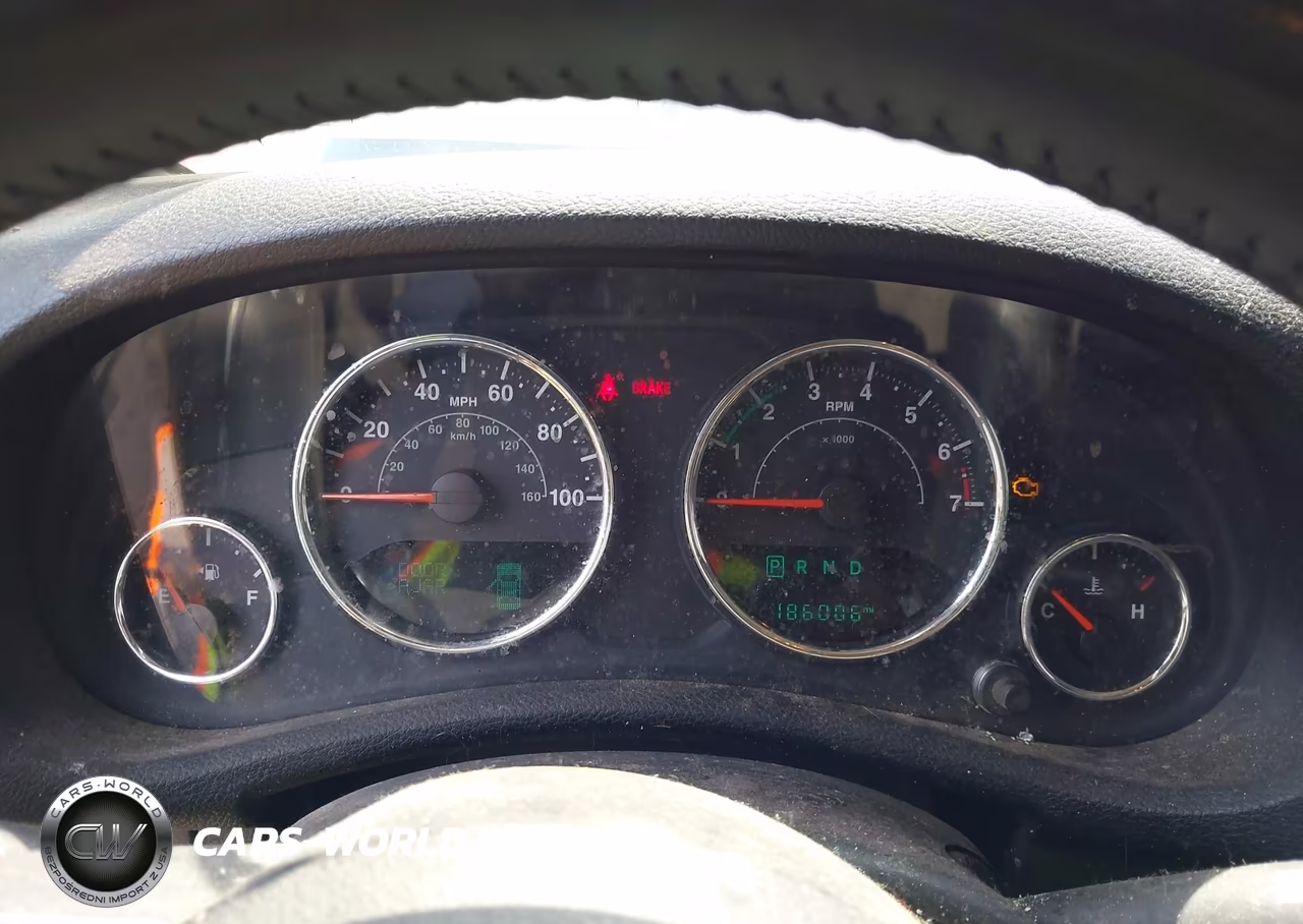 2015 Jeep Wrangler Unlimited Sport VIN:1C4BJWDG2FL521261 - 7