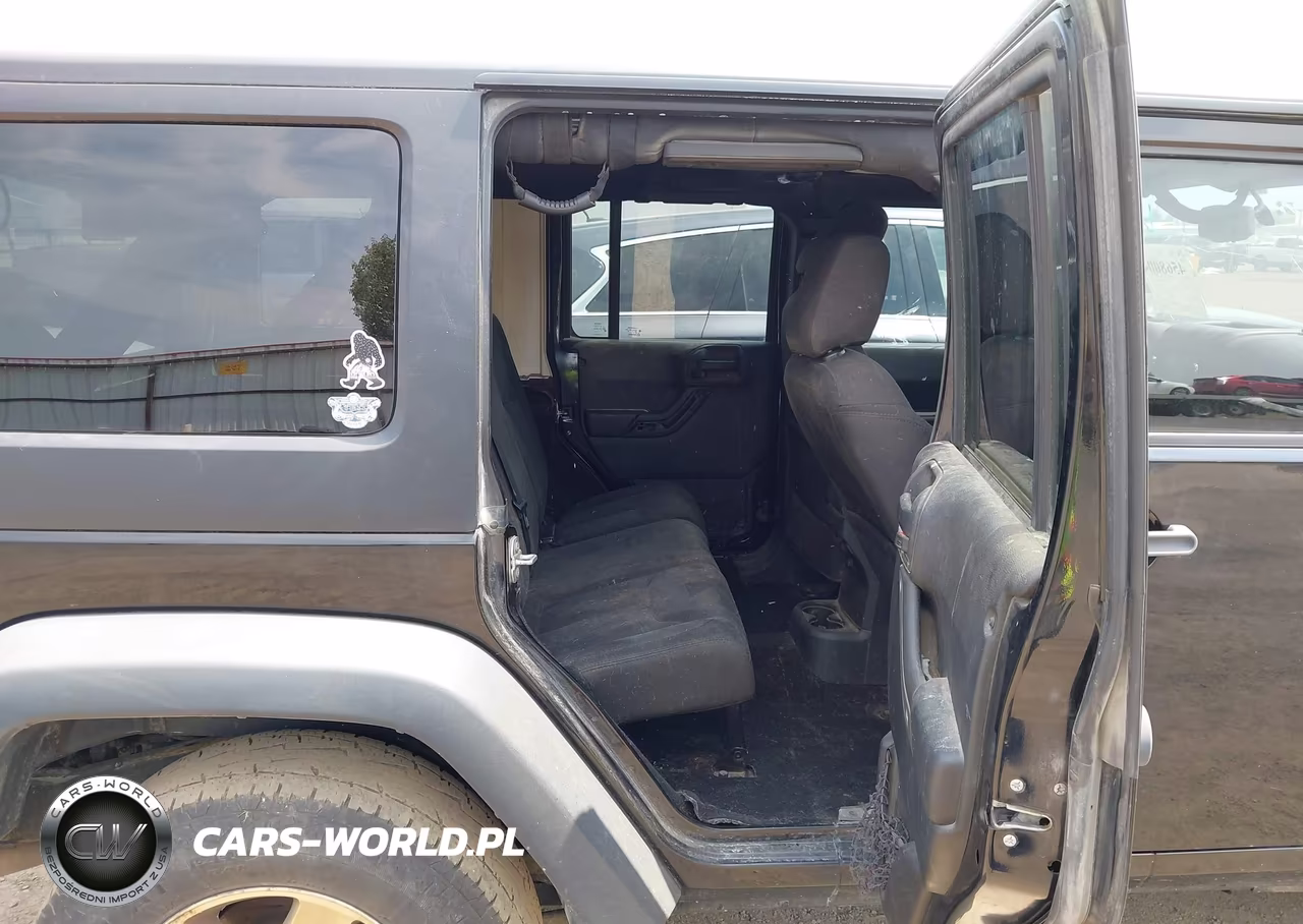 2015 Jeep Wrangler Unlimited Sport VIN:1C4BJWDG2FL521261 - 8