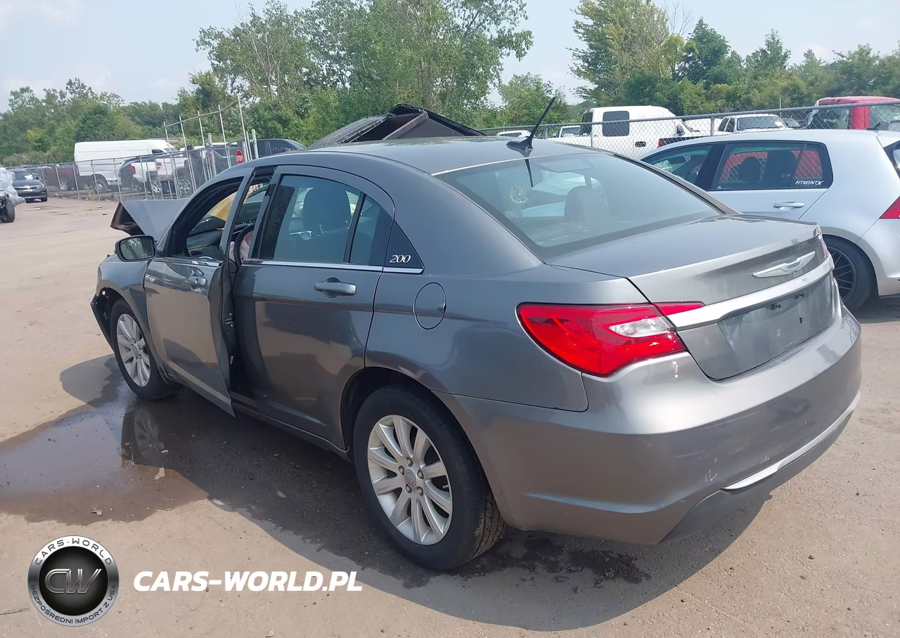 2013 Chrysler 200 Touring VIN:1C3CCBBB6DN580396 - 3