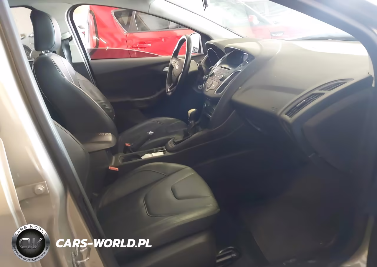 2015 Ford Focus Se VIN:1FADP3K23FL386620 - 5