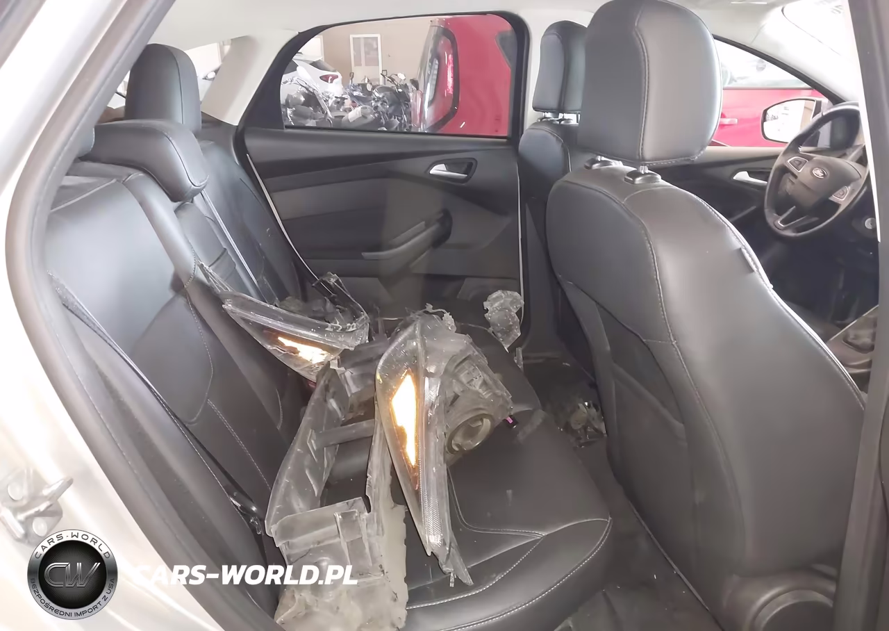 2015 Ford Focus Se VIN:1FADP3K23FL386620 - 8