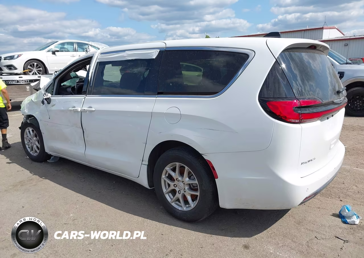 2025 Chrysler Pacifica Select VIN:2C4RC1BG7SR601333 - 3