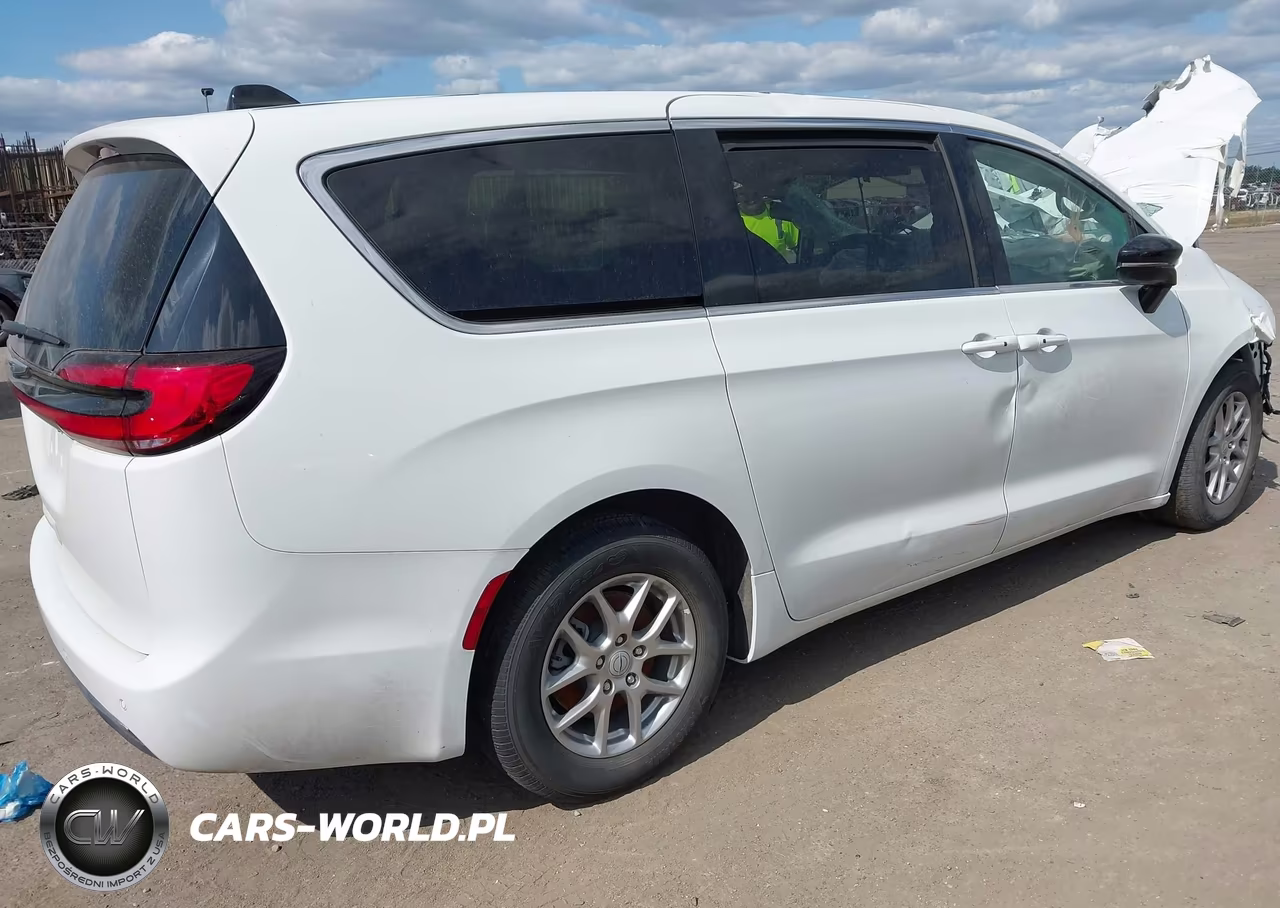 2025 Chrysler Pacifica Select VIN:2C4RC1BG7SR601333 - 4