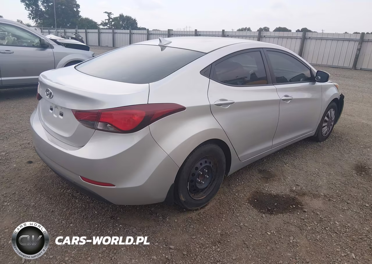 2016 Hyundai Elantra Se VIN:5NPDH4AE8GH784842 - 4