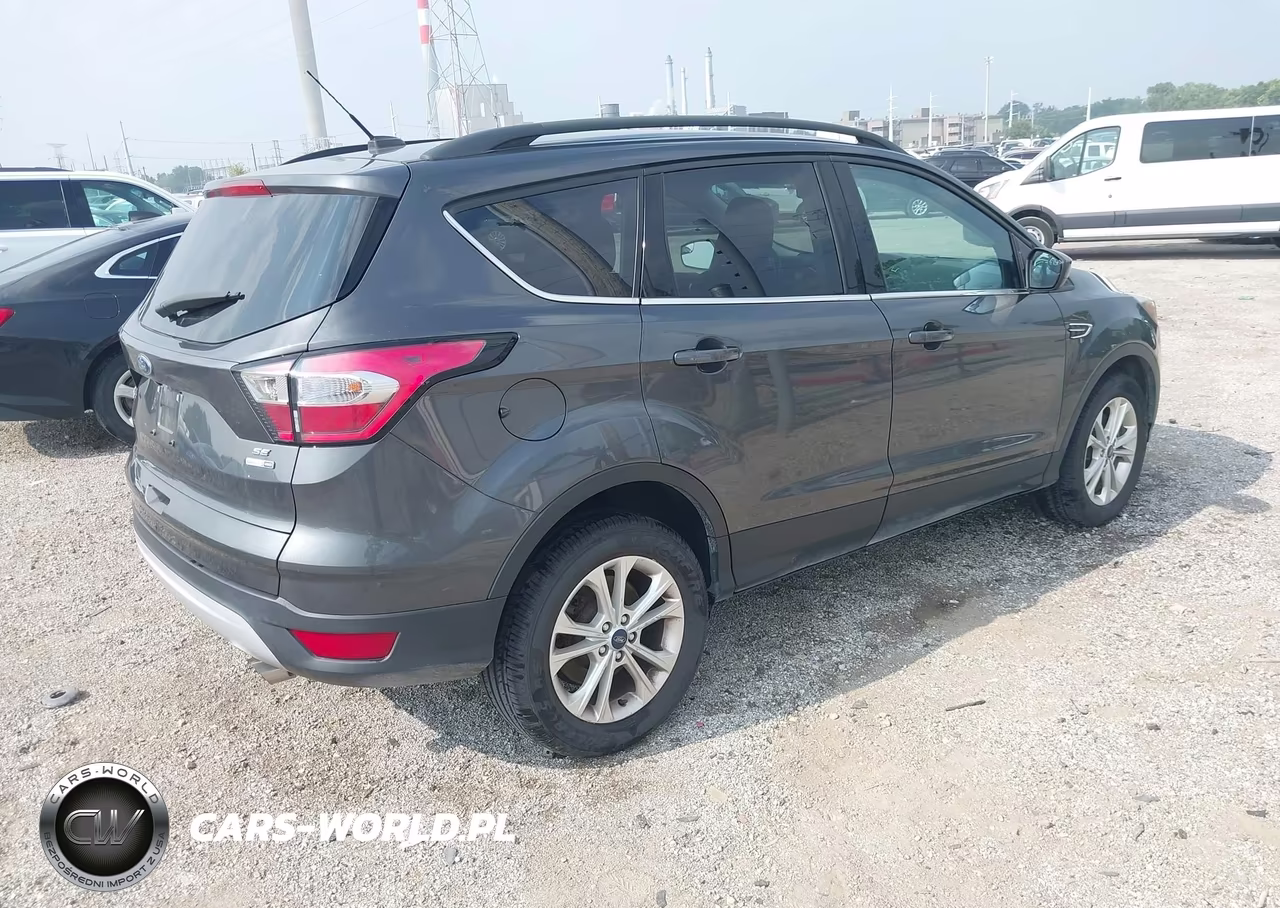 2018 Ford Escape Se VIN:1FMCU9GD8JUD31123 - 4