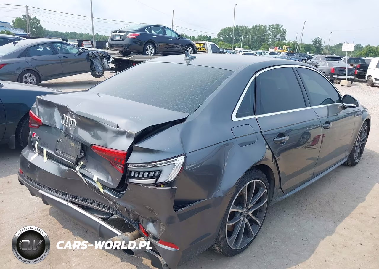 AUDI S4 PREMIUM VIN:WAUB4AF47JA002530 - 4