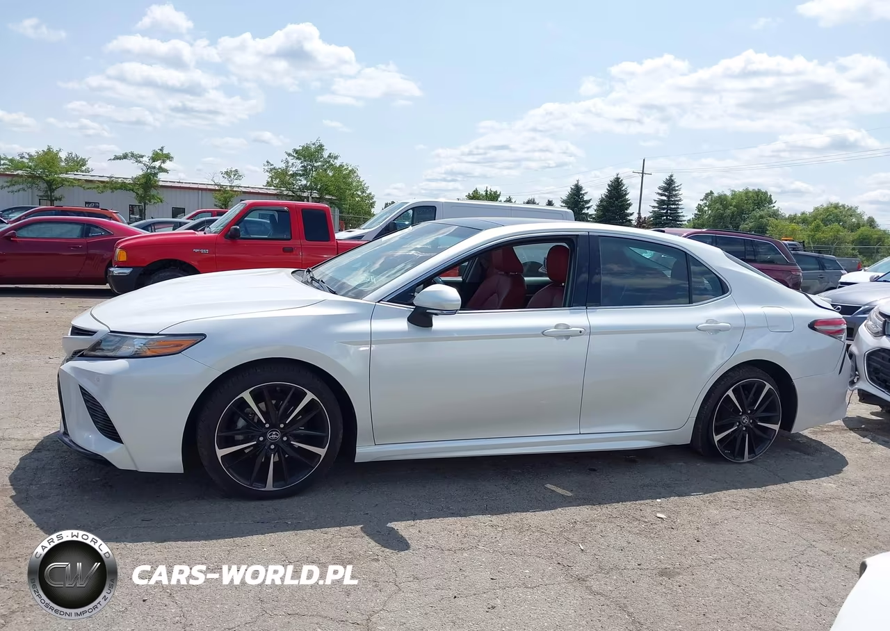 2018 Toyota Camry Xse VIN:4T1B61HKXJU038134 - 14