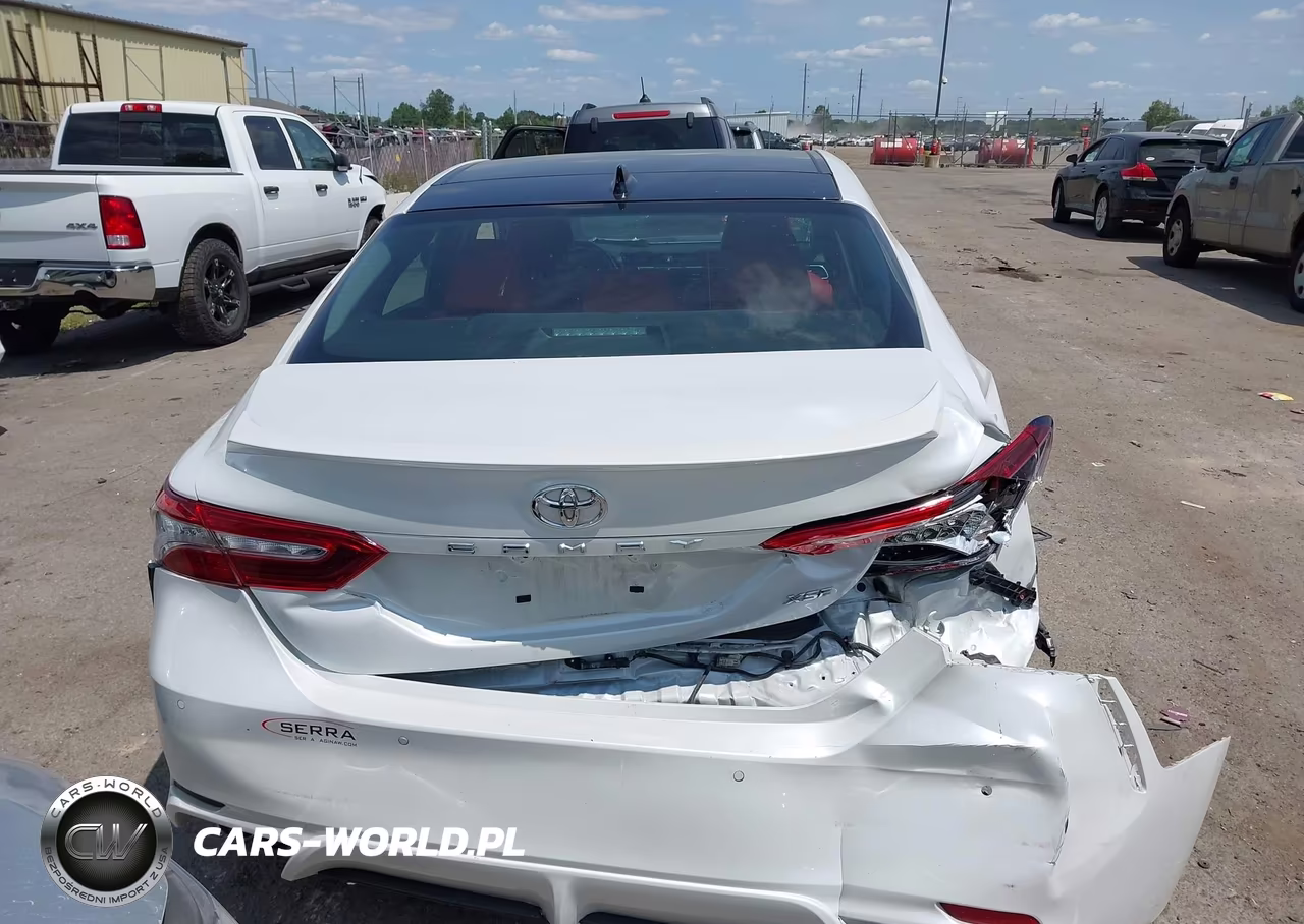 2018 Toyota Camry Xse VIN:4T1B61HKXJU038134 - 16