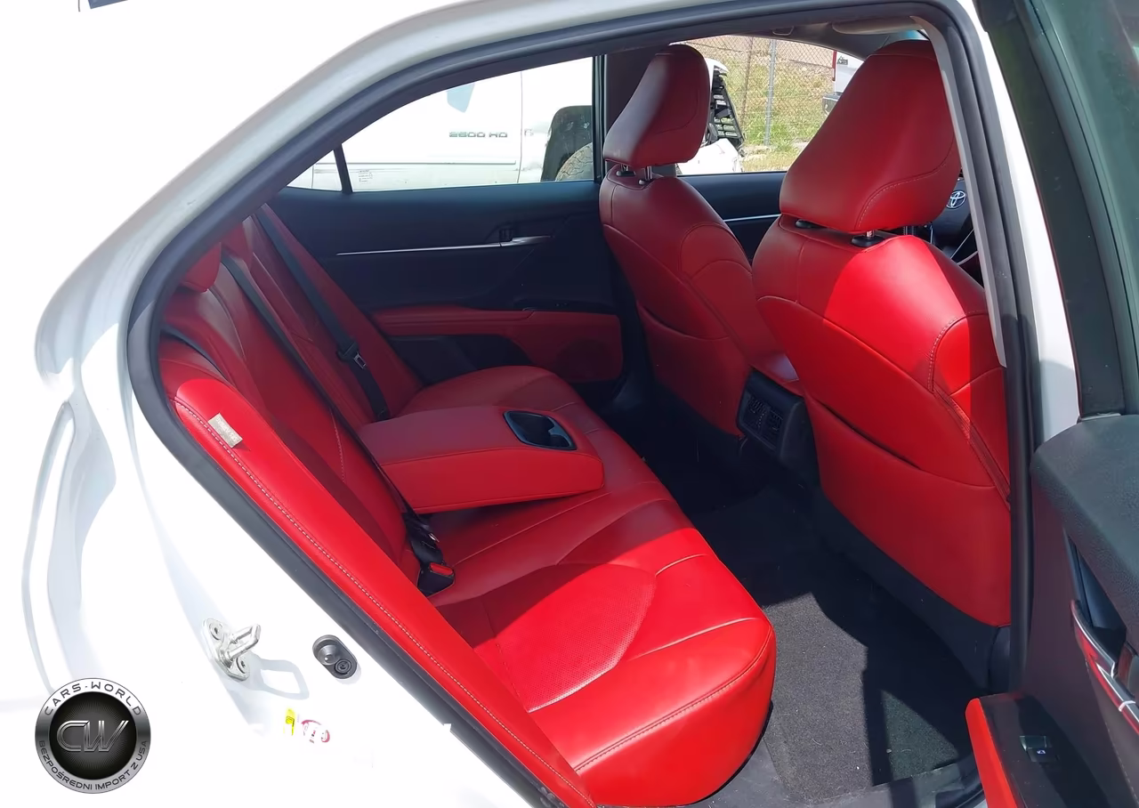 2018 Toyota Camry Xse VIN:4T1B61HKXJU038134 - 8