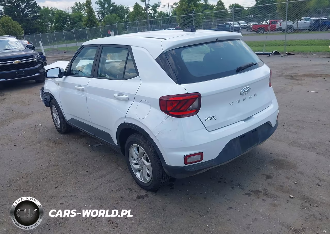 2021 Hyundai Venue Se VIN:KMHRB8A37MU112748 - 3