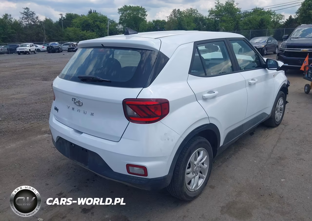 2021 Hyundai Venue Se VIN:KMHRB8A37MU112748 - 4