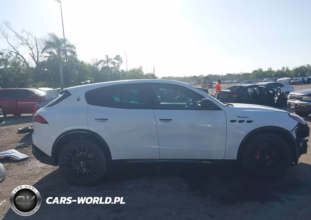 2025 Maserati Grecale Modena VIN:ZN6PMDBA6S7461874 - 14