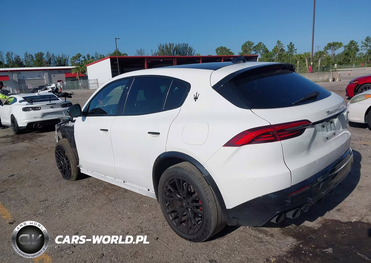 2025 Maserati Grecale Modena VIN:ZN6PMDBA6S7461874 - 3