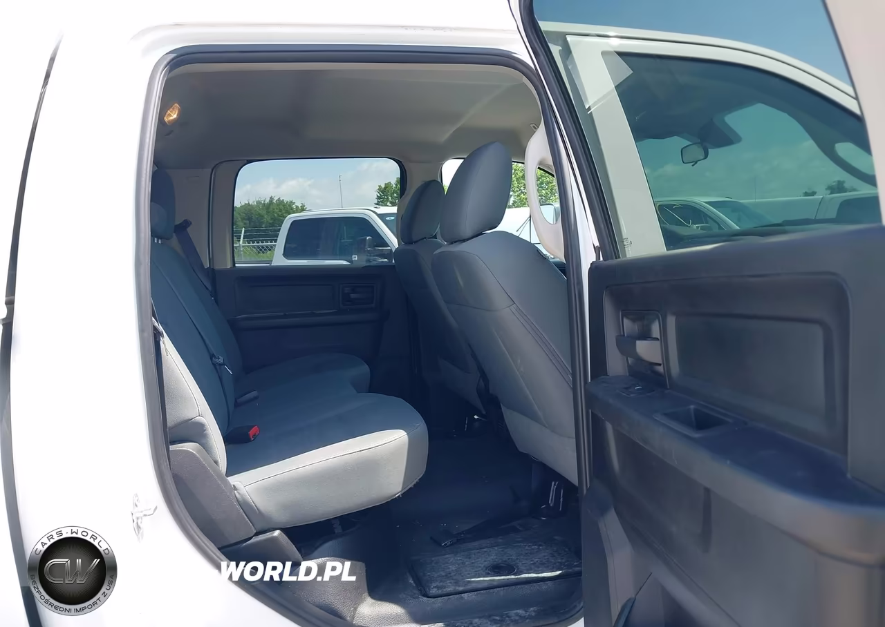 2017 Ram 3500 Tradesman 4X4 8' Box VIN:3C63R3GL5HG762324 - 8