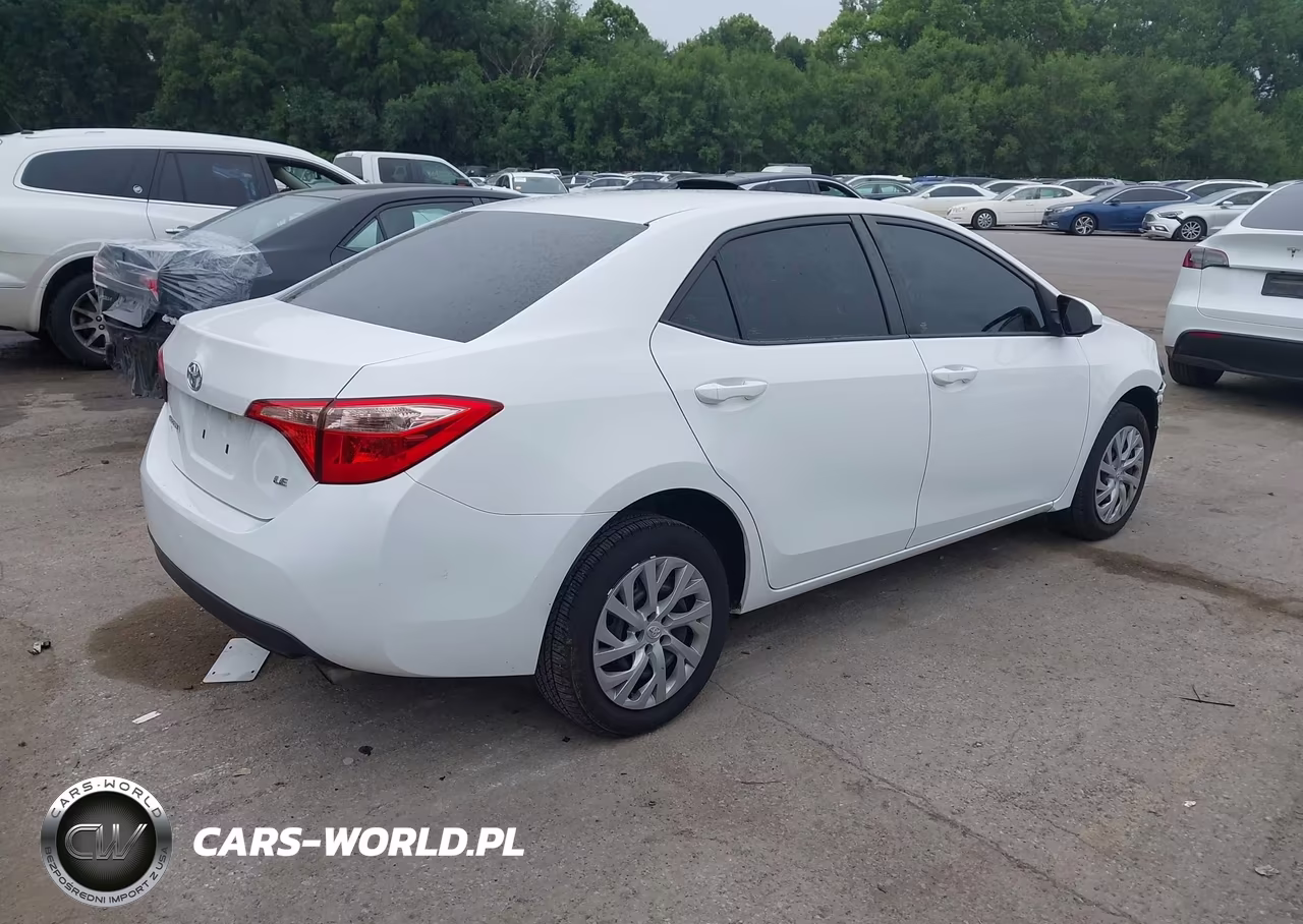 2017 Toyota Corolla Le VIN:5YFBURHE1HP657229 - 4