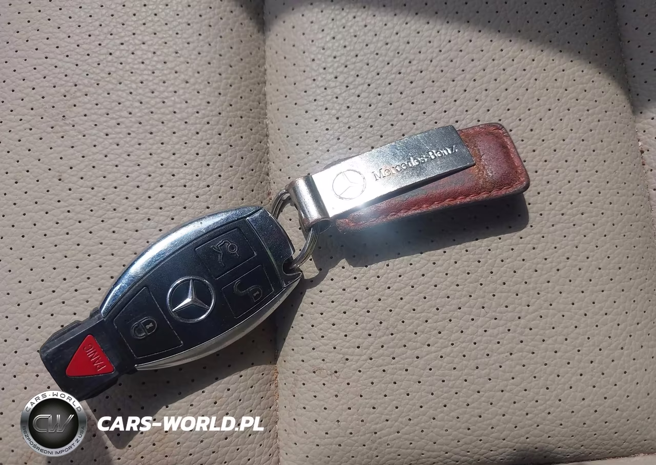 2012 Mercedes-Benz C 300 Sport 4Matic VIN:WDDGF8BB1CA715528 - 11