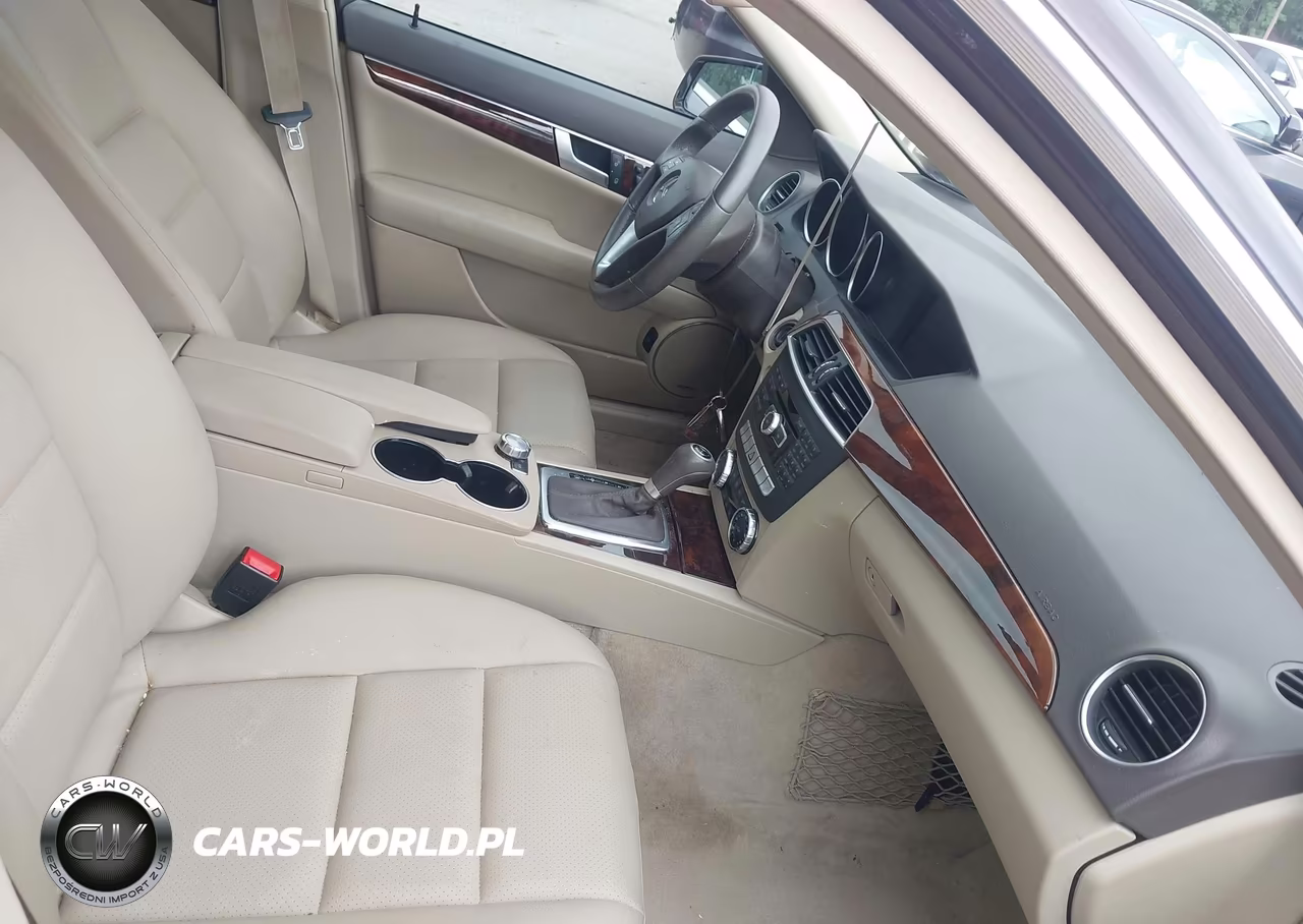 2012 Mercedes-Benz C 300 Sport 4Matic VIN:WDDGF8BB1CA715528 - 5