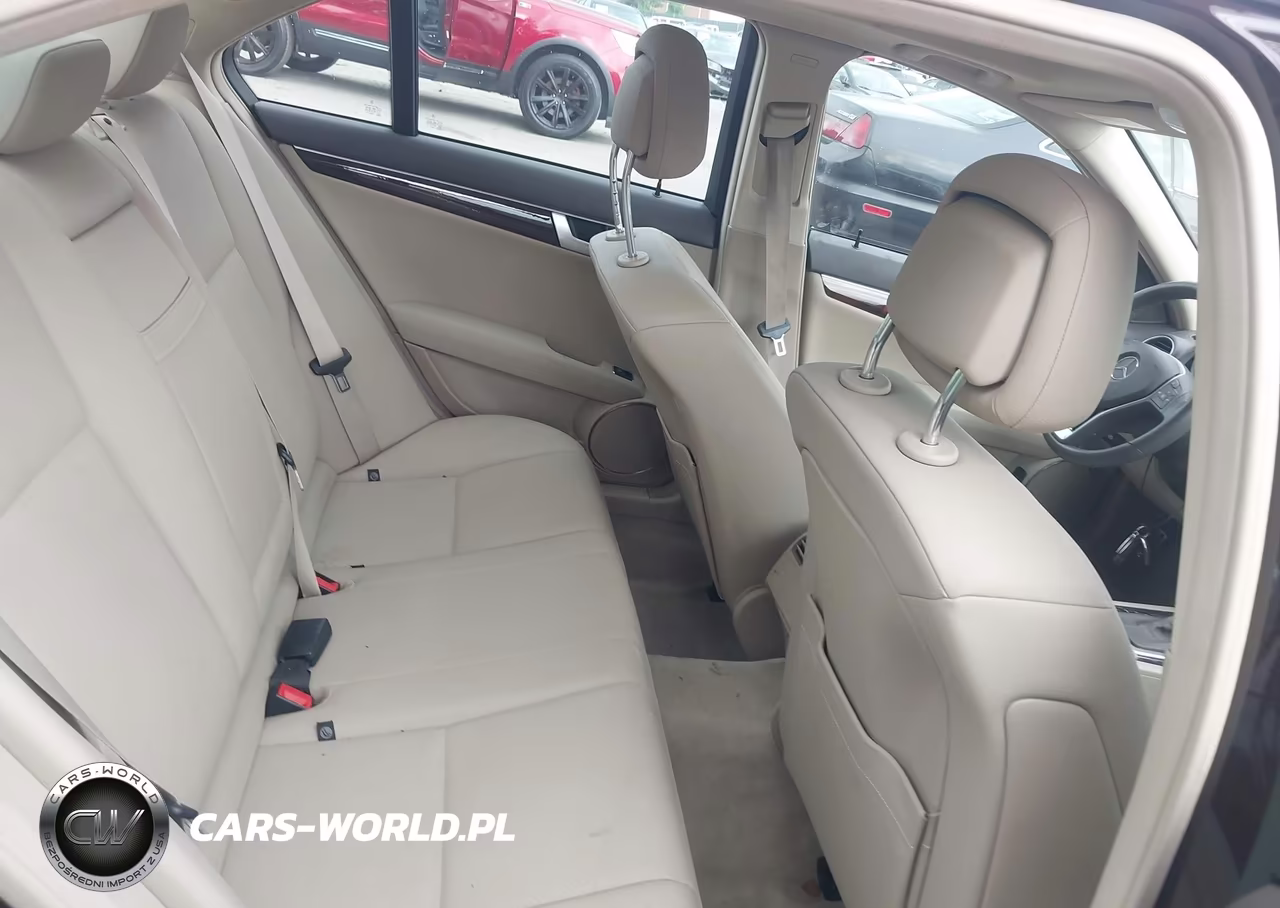 2012 Mercedes-Benz C 300 Sport 4Matic VIN:WDDGF8BB1CA715528 - 8