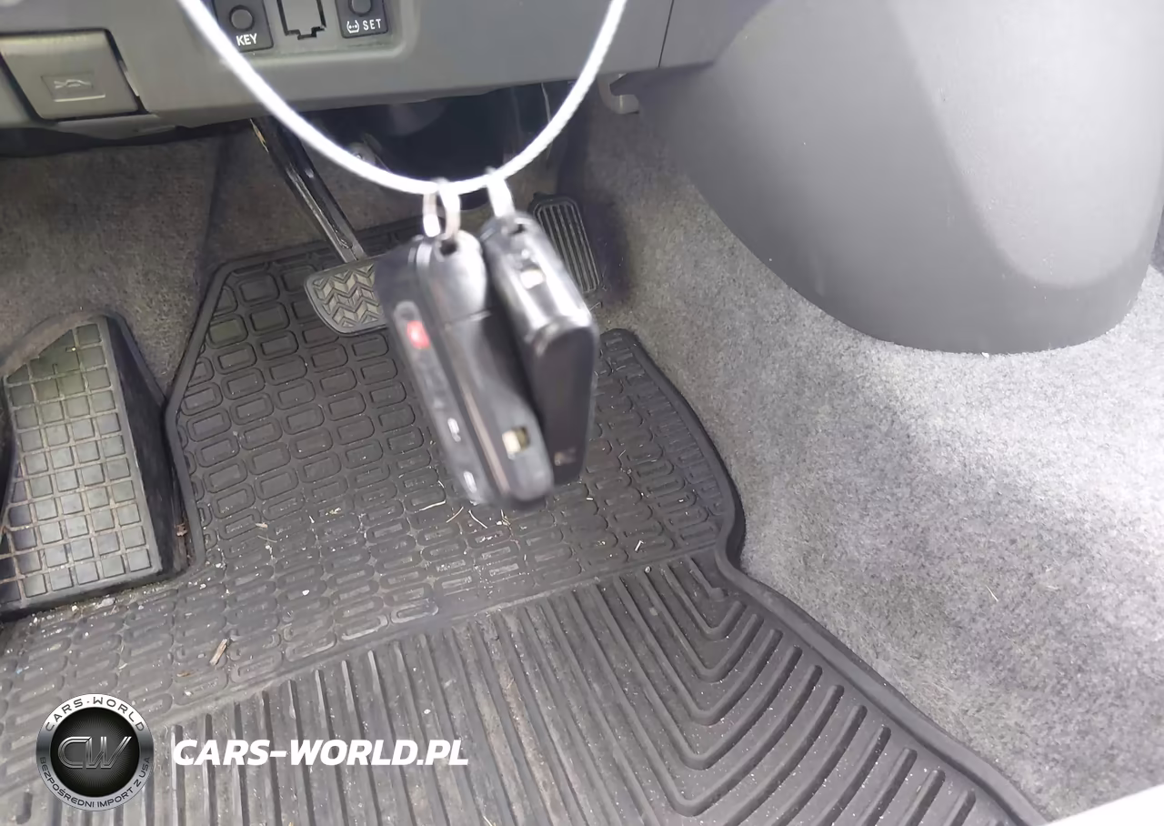 2008 Toyota Prius VIN:JTDKB20U283374704 - 11