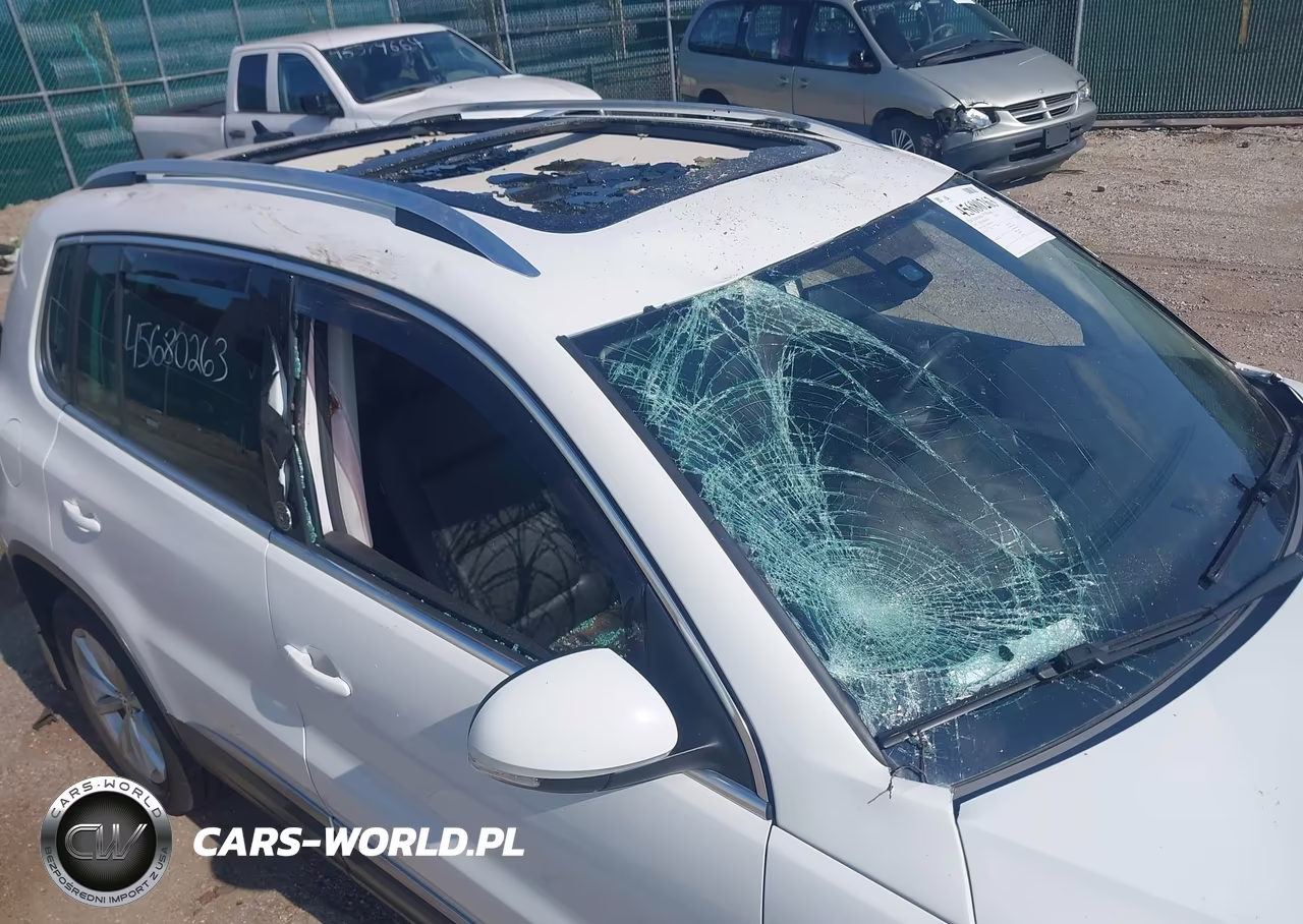 2017 Volkswagen Tiguan 2.0T Wolfsburg Edition VIN:WVGSV7AX3HK004120 - 6
