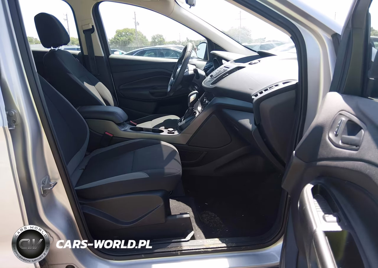 2016 Ford Escape S VIN:1FMCU0F76GUB15125 - 5