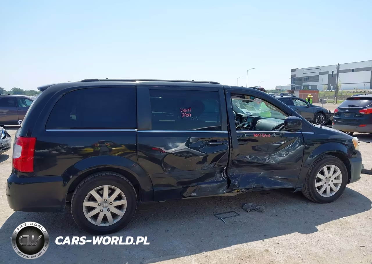 2013 Chrysler Town & Country Touring VIN:2C4RC1BG1DR722992 - 13