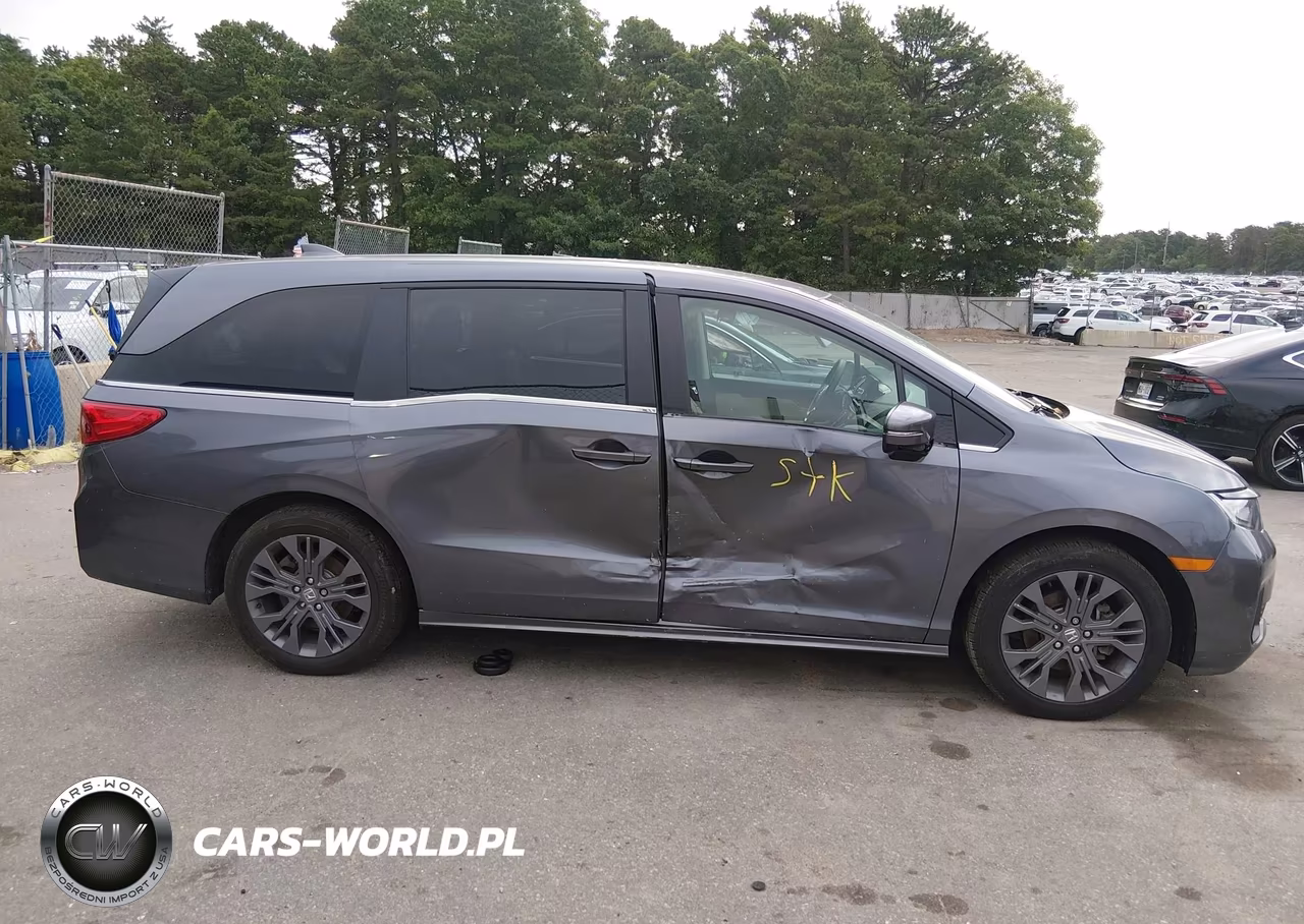 2025 Honda Odyssey Touring VIN:5FNRL6H80SB014416 - 13