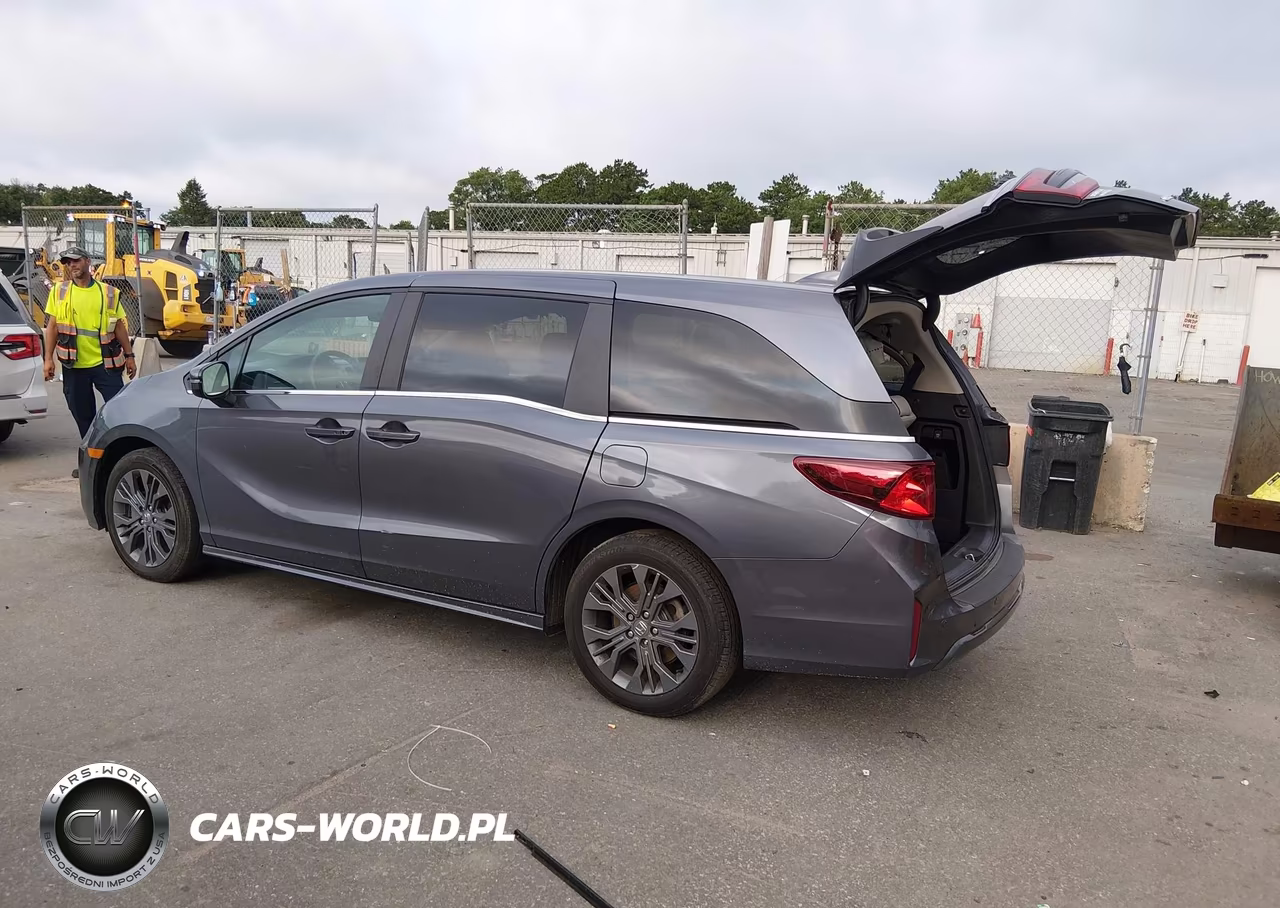 2025 Honda Odyssey Touring VIN:5FNRL6H80SB014416 - 3