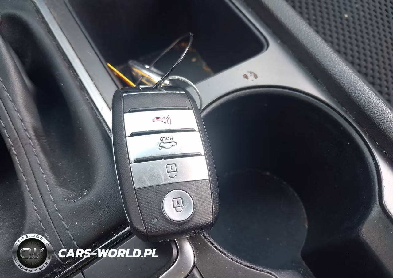 2019 Kia Optima S VIN:5XXGT4L36KG331766 - 11
