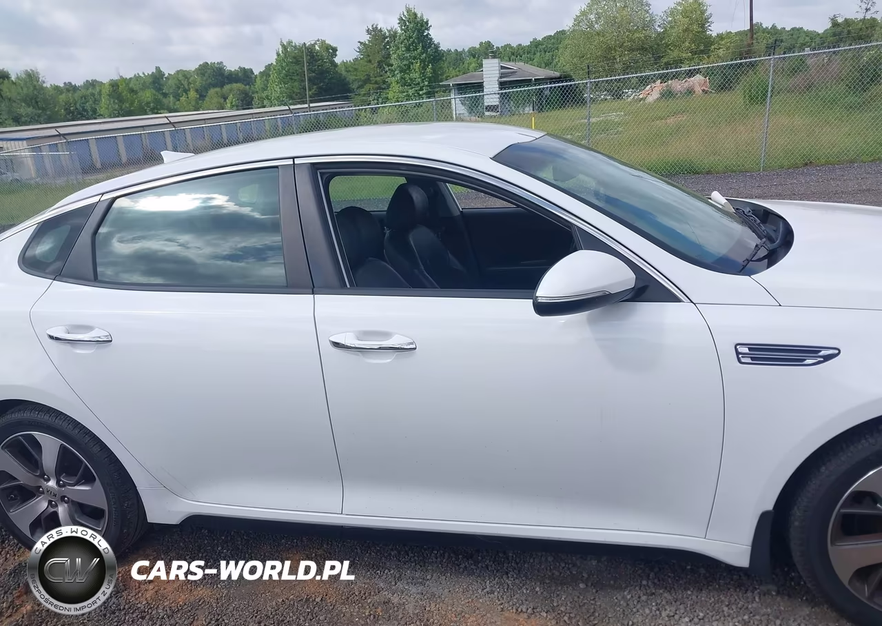 2019 Kia Optima S VIN:5XXGT4L36KG331766 - 13