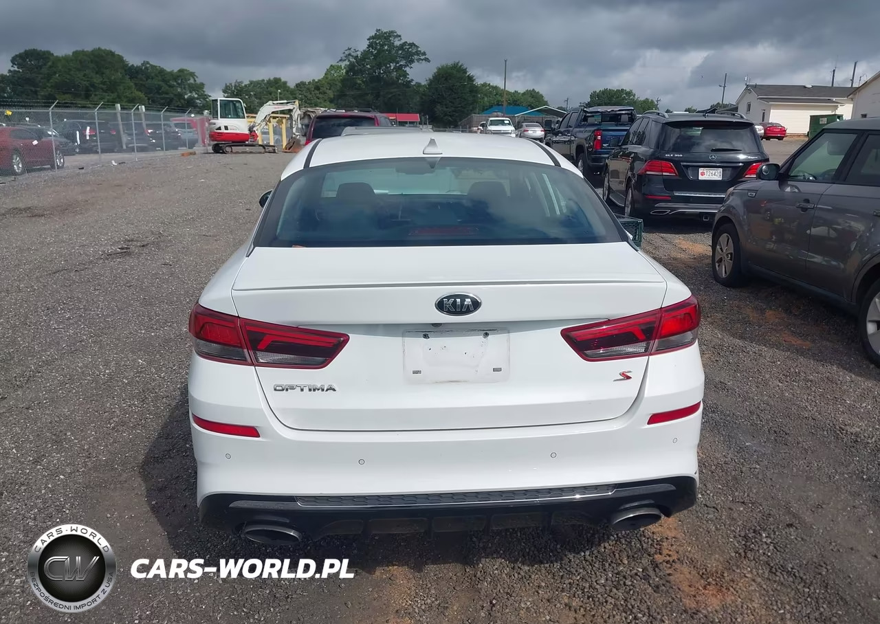2019 Kia Optima S VIN:5XXGT4L36KG331766 - 16