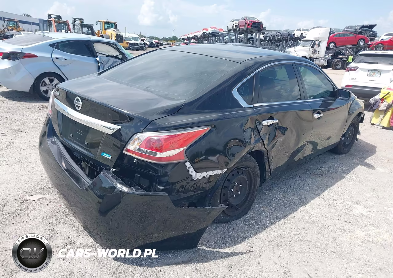 2014 Nissan Altima 2.5 S VIN:1N4AL3AP2EC114196 - 4