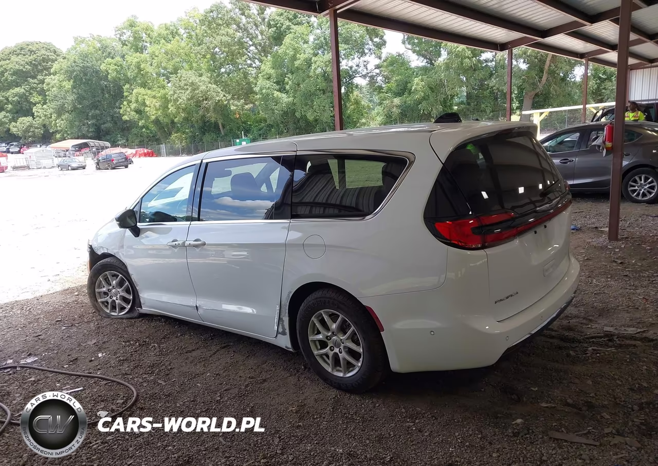 2024 Chrysler Pacifica Touring L VIN:2C4RC1BG3RR109926 - 14
