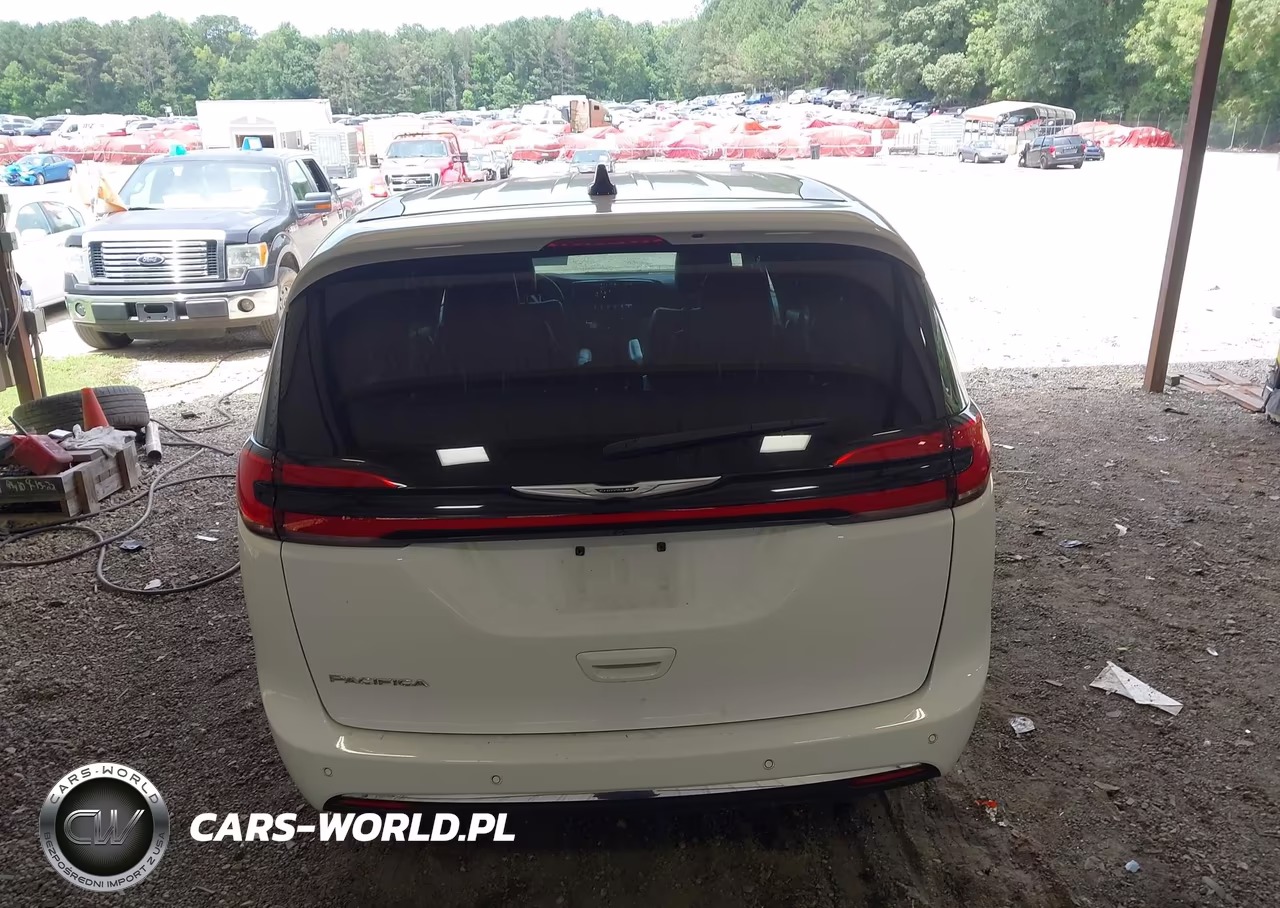 2024 Chrysler Pacifica Touring L VIN:2C4RC1BG3RR109926 - 16