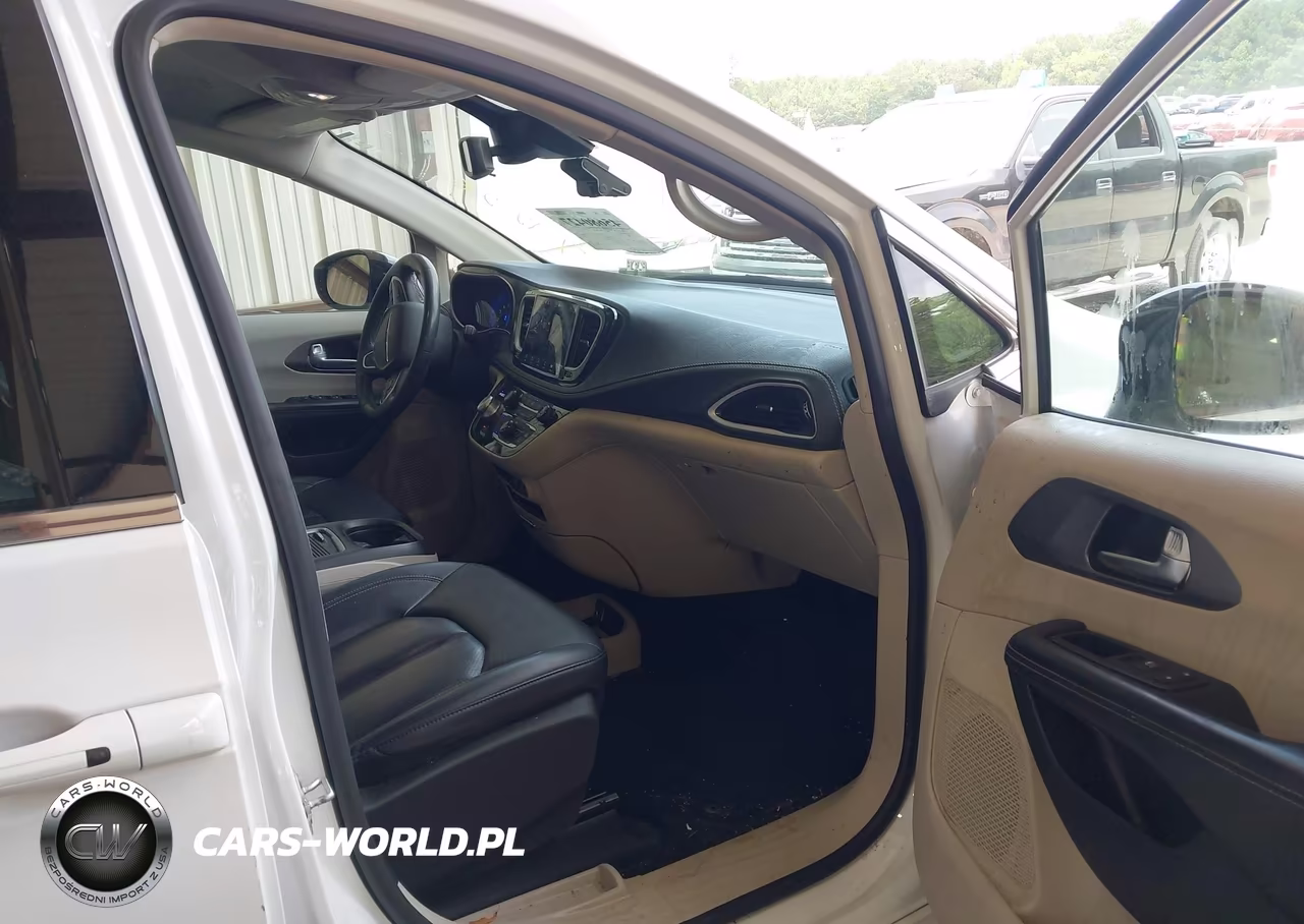 2024 Chrysler Pacifica Touring L VIN:2C4RC1BG3RR109926 - 5