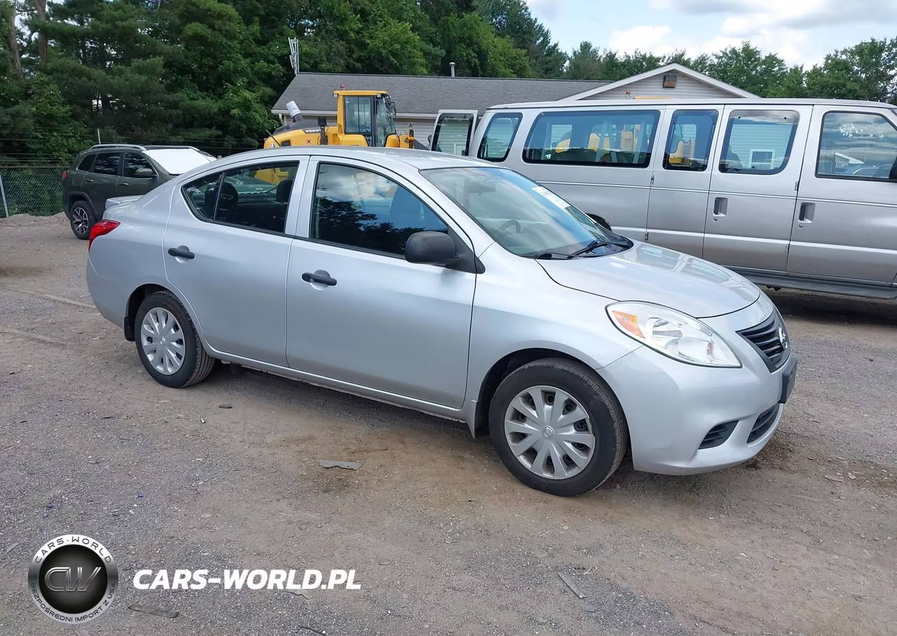 2014 Nissan Versa 1.6 S+