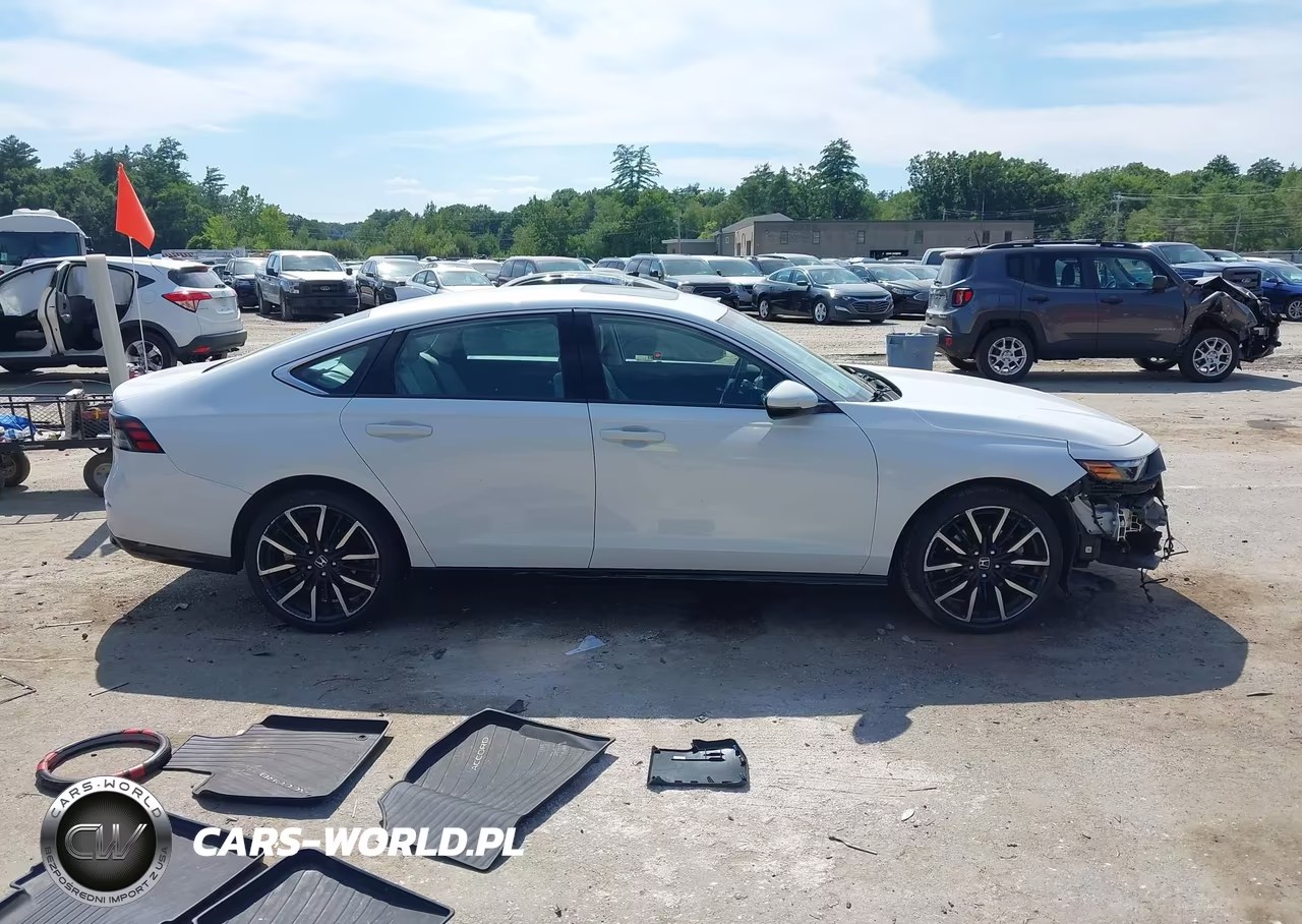 2024 Honda Accord Hybrid Touring VIN:1HGCY2F86RA015691 - 13