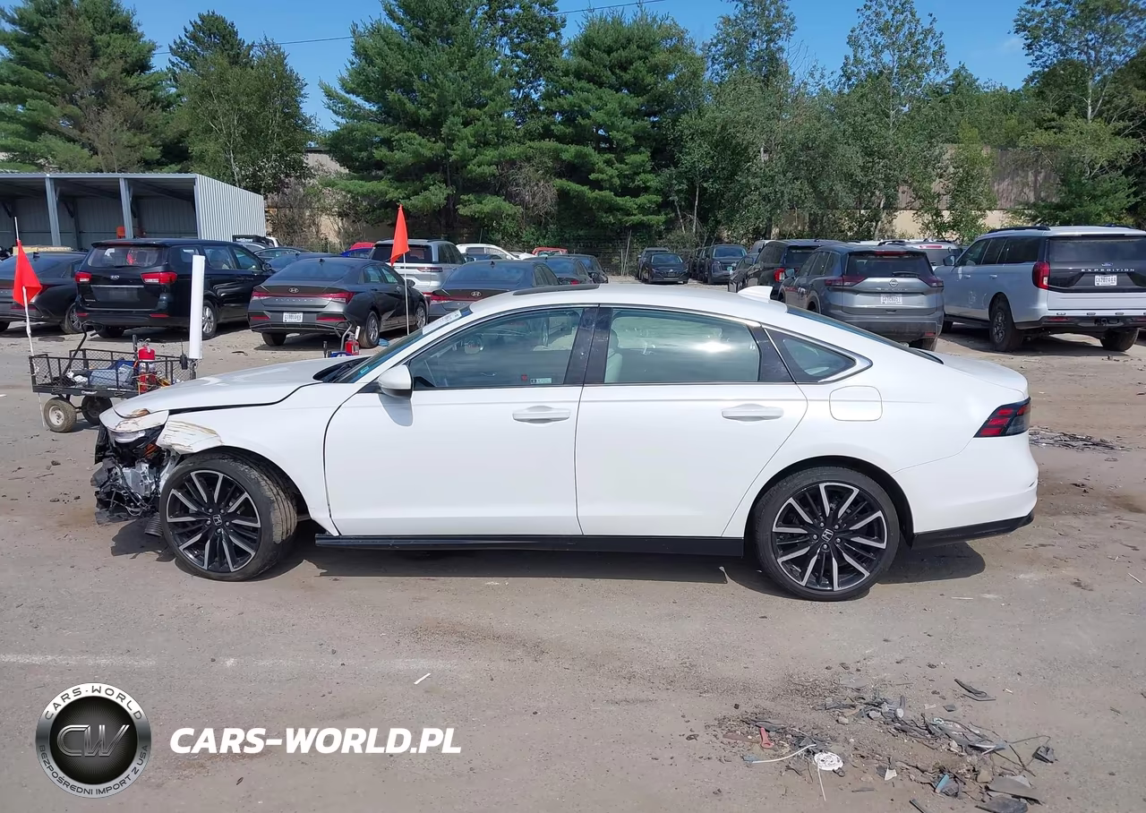 2024 Honda Accord Hybrid Touring VIN:1HGCY2F86RA015691 - 14