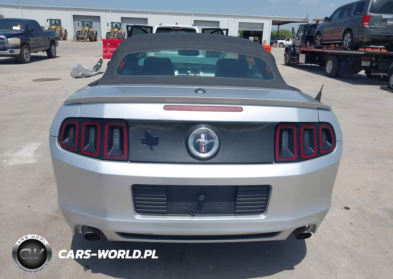 2014 Ford Mustang V6 Premium VIN:1ZVBP8EM7E5242631 - 16